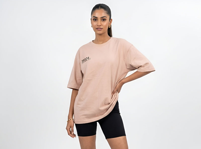How to Style an Oversized T-Shirt: 10 Effortless & Trendy Outfit Ideas