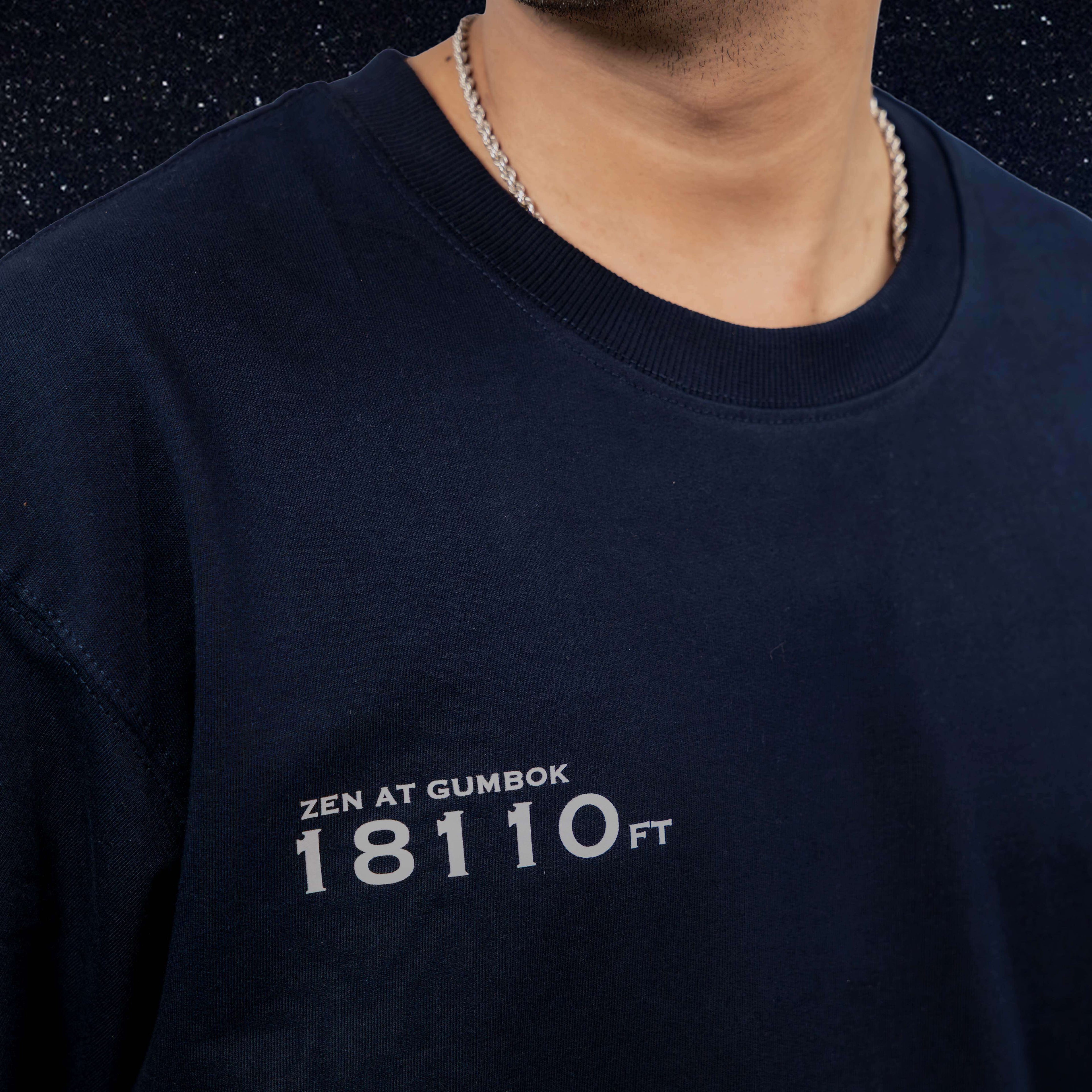 Gumbok Navy blue oversized t-shirt with text on a dark background